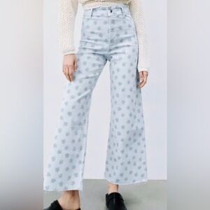 Vintage-Inspired Floral Wide Leg Jeans – Light Wash Daisy Print
